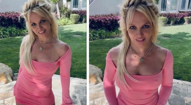 Britney Spears in versione sexy Barbie con il mini-dress rosa: «Importante essere puliti e in salute». Ma un dettaglio non torna