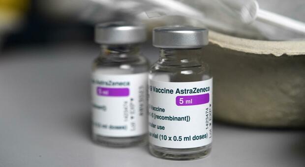 Urbino, vaccino AstraZeneca al personale Erdis: chi non si presenta deve trovare un sostituto