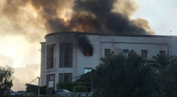 Tripoli, attacco al ministero degli Esteri: un morto e cinque feriti