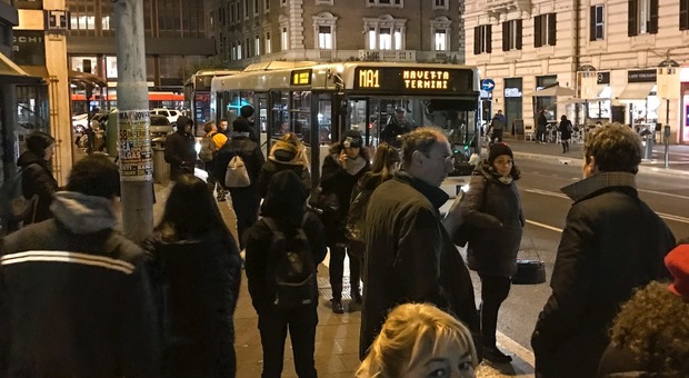 Metro A, Spagna e Barberini chiuse per ore e riaperte solo in serata