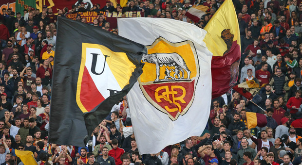 Roma multata 30mila euro per i cori su Napoli. Chiuso per 1 turno settore stadio di Verona
