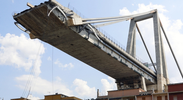 Genova, inchiesta sul ponte Morandi. La procura accusa: «Fu un crollo doloso»