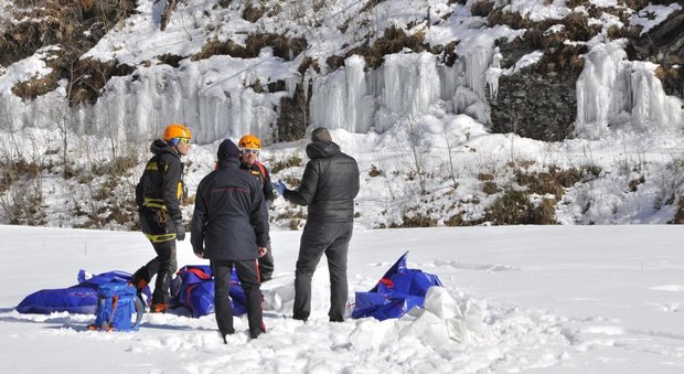 Crolla una cascata di ghiaccio, morti 4 italiani: due sono donne