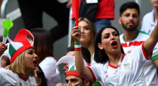 Le tifose iraniane allo stadio di Palermo per la partita Italia-Armenia