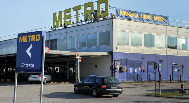 Più cibo e ordinativi via web: a Marghera riapre "Metro"