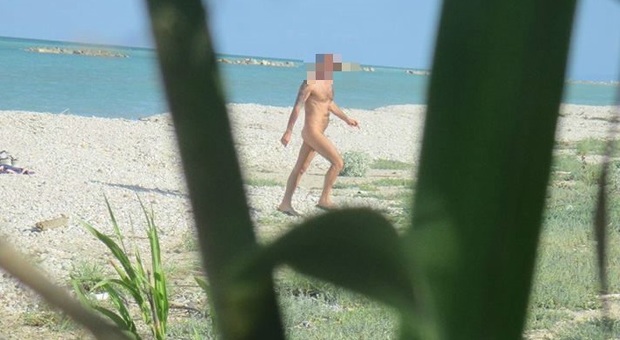 Senigallia, la spiaggia dei nudisti adesso non fa più paura a nessuno