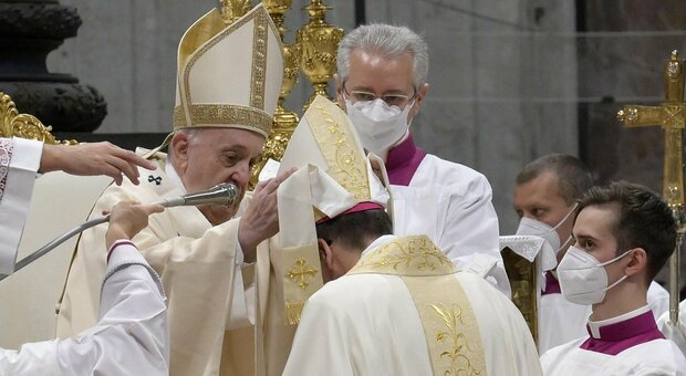 Papa Francesco a San Pietro: i vescovi imparino a pregare con il cuore e non a pappagallo