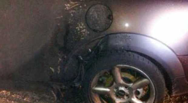 Incendiata nella notte l'auto del sindaco di Ardea, Luca Di Fiori