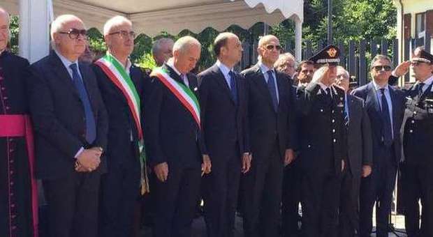 La cerimona con Angelino Alfano, Pansa e il generale Gallitelli (foto De Marco)