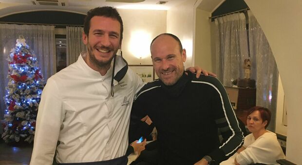 Napoli-Leicester, l'arbitro Lahoz scopre la cucina partenopea