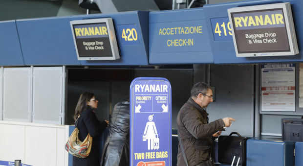 Ryanair e voli cancellati, la Procura apre un'inchiesta. Codacons: "Ora risarcimenti più facili"