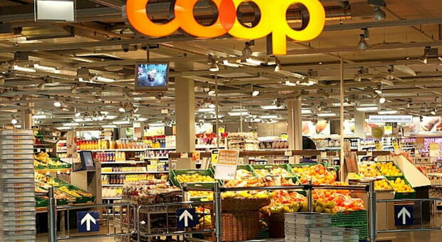 Nel Napoletano torna il marchio Coop: riaprono gli ipermercati di Giugliano e Nola