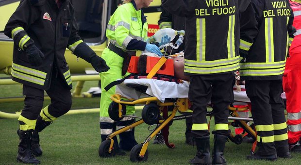 Colpo alla testa: portiere di 15 anni cade svenuto sul campo da calcio