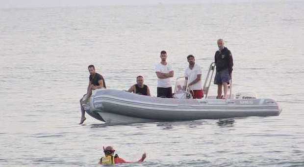 Dramma a Ostia, 14enne disperso in mare: era andato a fare il bagno dopo aver mangiato