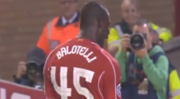 Balotelli, primo ruggito inglese: gol in Champions con la maglia del Liverpool