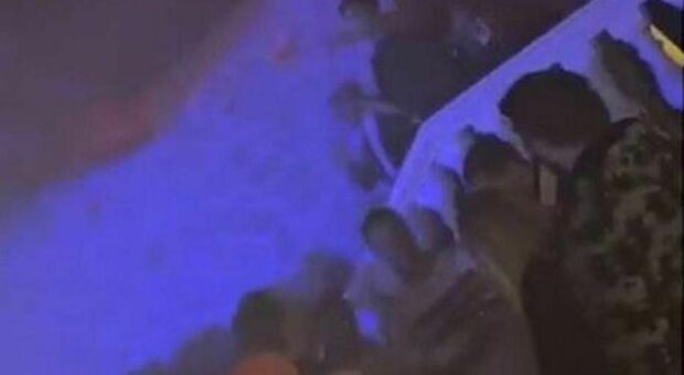 Marsiglia, 500 persone a una festa clandestina: interviene la polizia