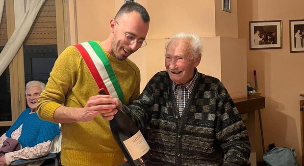 Matelica, che festa per Dino: Pallotti festeggia i suoi 103 anni con un regalo speciale