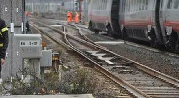 Milano, 70enne trovato morto sui binari del treno tra le stazioni di Porta Garibaldi e Pirelli
