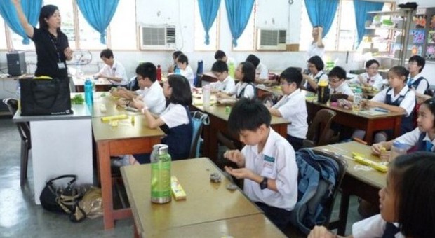 Malesia, il prof agli studenti non musulmani: «Durante il Ramadan mangiate e bevete in bagno»