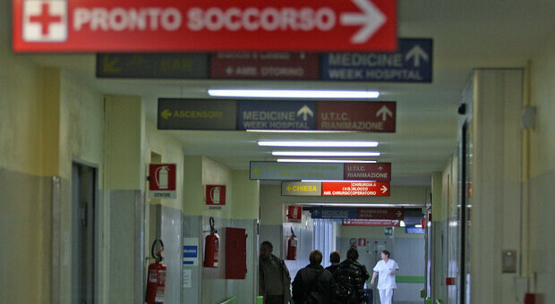 Senza Green pass al pronto soccorso di Modena, paziente respinta. Il Policlinico: «Solo un malinteso»