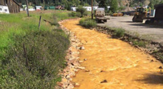 Disastro ambientale nel West: gli indiani Navajo colpiti dal fiume giallo