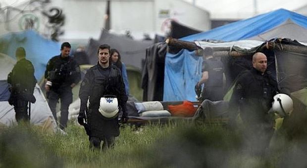 Grecia, iniziato sgombero campo profughi a Idomeni: oltre 8 mila persone da trasferire