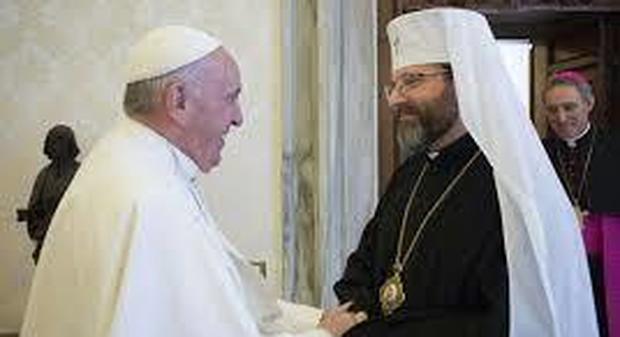 Papa Francesco alle prese con la grana della guerra in Ucraina parla soprattutto delle badanti