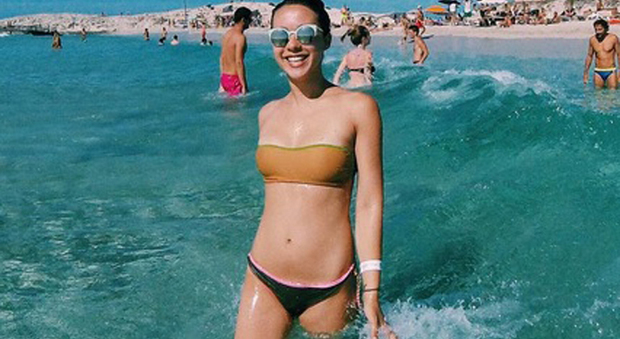 Aurora Ramazzotti, sirenetta in bikini: estate da single con la figlia di Pino Daniele Foto