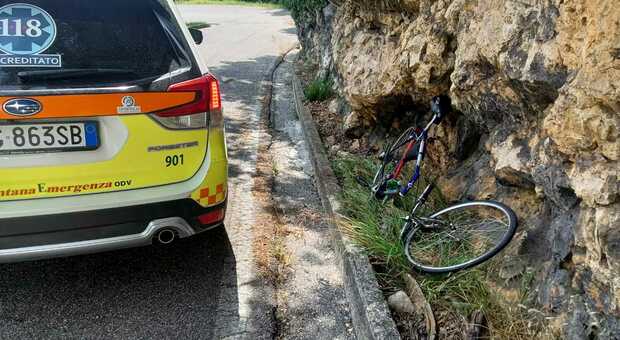 Perde il controllo della sua bicicletta e cade sui tornanti della Strada Giardino a Borso, ciclista vicentino portato in ospedale