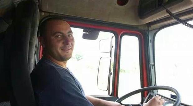 Camionista di 36 anni muore in Africa per un'intossicazione