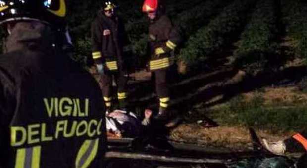 Incidente spaventoso a Perugia, l'auto si ribalta: 5 ragazzi a bordo, 3 sono gravi