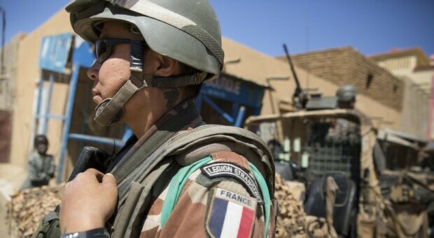 Mali, bomba contro veicolo della missione Onu: morto un casco blu, altri 4 feriti