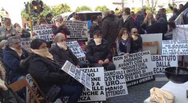 Marche, operatori balneari al sit-in di protesta a Roma