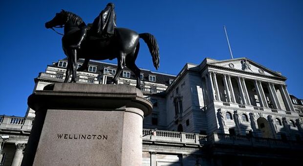 La Bank of England alza le previsioni di crescita. Invariati i tassi di interesse