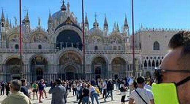 Donna di 69 anni sparisce da Udine, allarme della famiglia: ritrovata in stato confusionale a San Marco