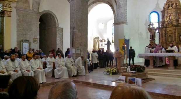 Rieti, Leonessa dà l'ultimo saluto a Padre Anavio Pendenza