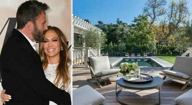 Jennifer Lopez e Ben Affleck, nuova villa da sogno: 7 camere, 13 bagni e una sala cinema. Ecco quanto costa (Fotogramma)