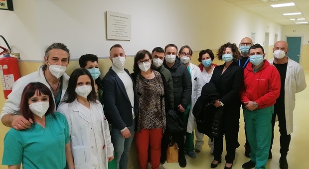 La famiglia del dottor Maurizio Cerquetani ha donato al reparto di Anestesia e Rianimazione due ventilatori domiciliari