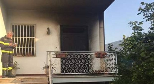 Raid incendario contro la casa di un avvocato