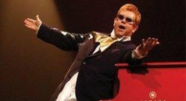 Elton John sulle colline Unesco. Le voci: «Investirà nel Prosecco»