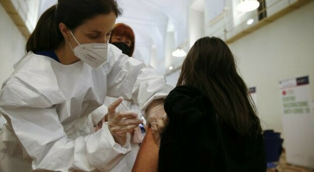 Pericardite dopo il vaccino anti Covid, prima richiesta di danni alla Asl di Latina