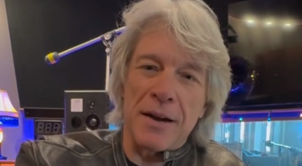Bon Jovi operato alle corde vocali: «Non so se tornerò in tour, mi sto ancora riprendendo»