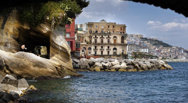 Napoli, spiagge a Posillipo: stop al numero chiuso e all'obbligo di prenotazione Napoli, spiagge a Posillipo: stop al numero chiuso e all'obbligo di prenotazione