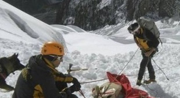 Avvistati tre cadaveri sul Monte Bianco: sono di alpinisti deceduti 20 anni fa