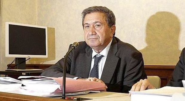 Caso Azzollini, il Senatore indagato si dimette alla commissione Bilancio. Stasera la decisione sull'autorizzazione all'arresto