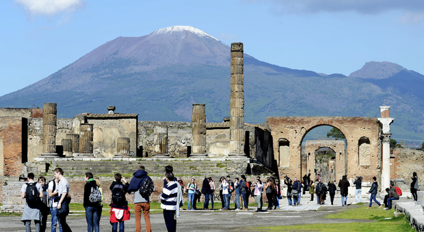 Turista inglese colto da malore muore negli scavi di Pompei
