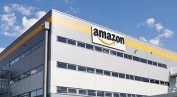Ucraina, Amazon sospende le attività commerciali in Russia e Bielorussia