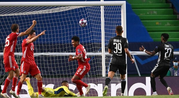 Champions, il Bayern vola in finale: Gnabry e Lewa stendono il Lione