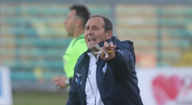 Il tecnico Domenico Izzotti ancora imbattuto alla guida del Porto d'Ascoli