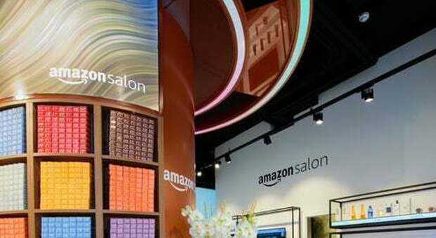Amazon apre il primo salone per parrucchieri a Londra: realtà aumentata per i clienti